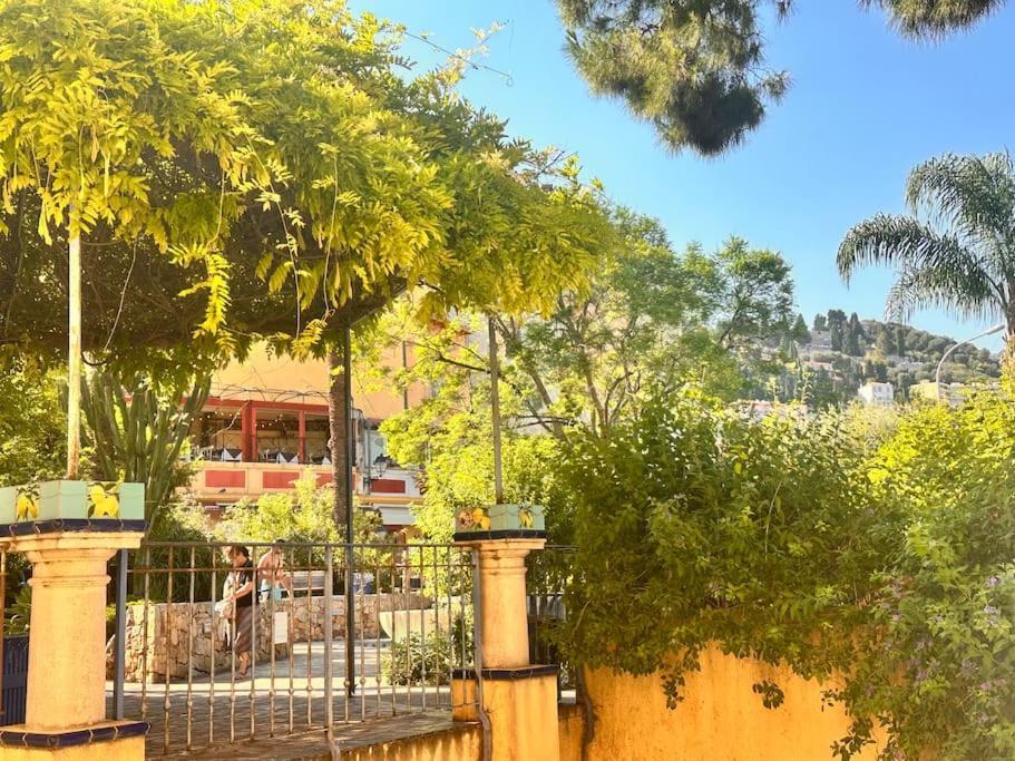 Un Petit Coin Proche De La Mer Menton Luaran gambar